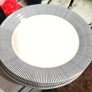 6 Royal Doulton dinner plates